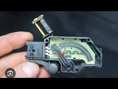 Видео: Renault, ошибка DF015. Check parking brake. Поиск и устранение ошибки. #renault