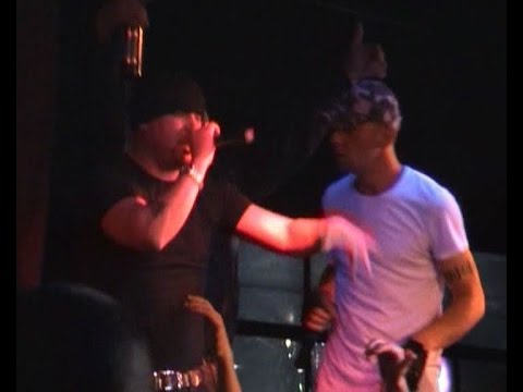 Видео: Смена Мнений, Мук, MC L.E. , Бледный (Иезекииль 25:17), Руставели... live  @ Downtown, 28.10.2004