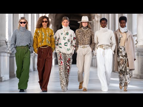 Видео: Новые модные тенденции осень-зима 2025 из Милана: что все носят этой осенью