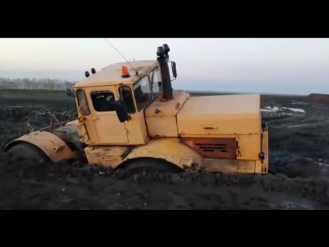 Видео: Трактор Кировец. Гряземес. Пытаемся добраться до скважины. Вытаскиваю Камаз.