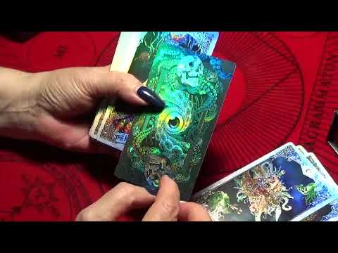 Видео: МИФИЧЕСКОЕ ТАРО КТУЛХУ Серебряное издание (KESULU MYTHOLOGY TAROT). Китай.