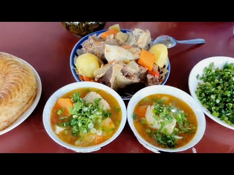 Видео: Вот так таджики готовят шурпу из бычьего хвоста