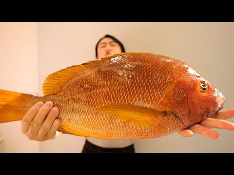 Видео: Возможно, это лучшая белая рыба в истории Kimagure Cook. Цвет внутренностей потрясающий.