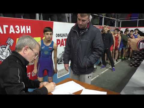 Видео: Взвешивание борцов в Хасавюрте.