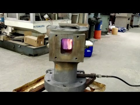 Видео: Как усадить два куска стали в горячем состоянии