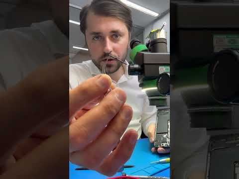 Видео: Высокомерный зазнавшийся Зорг  ремонтирует iPhone 15 Pro и потом танцует под Blue Monday - New Order