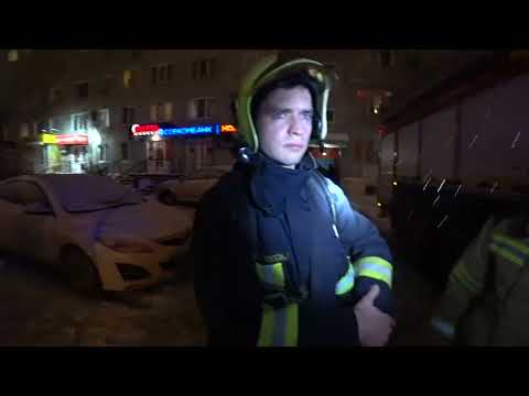 Видео: Сжег  кастрюлю и спрятался. Где же бабушка?