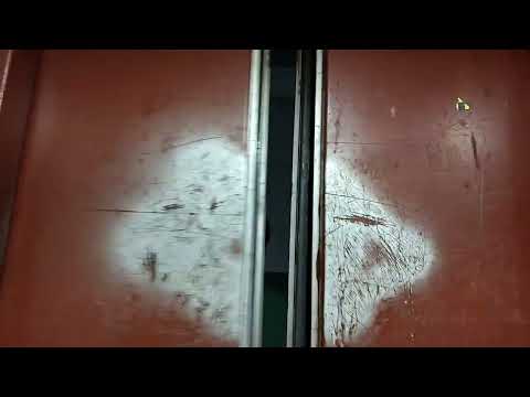 Видео: 9-этажка П-44 в Орле! | Лифт МЛЗ 1991 г.в., V=1 м/с, г/п 400 кг