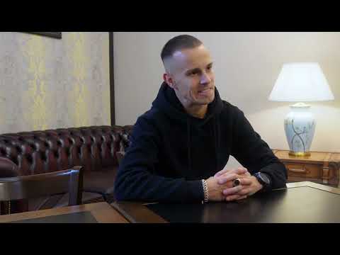 Видео: Виктор Гуржий - интервью перед Гатчинским полумарафоном 2025