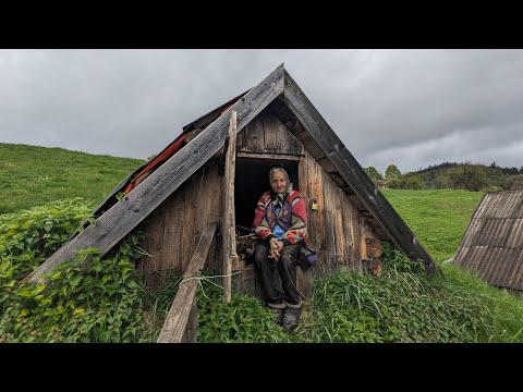 Видео: Непростая жизнь 93-летней бабушки в горах вдали от цивилизации.