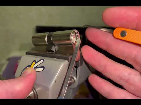 Видео: Opening a lock AZBE 5pin. Вскрытие цилиндра AZBE (не о чем?) 5пинов.