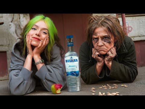 Видео: На меня НАПАЛА ПЬЯНАЯ БОМЖИХА (реально)