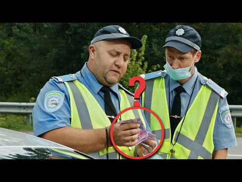 Видео: Сколько зарабатывает обычный гаишник? Авто приколы 2021 | На Троих