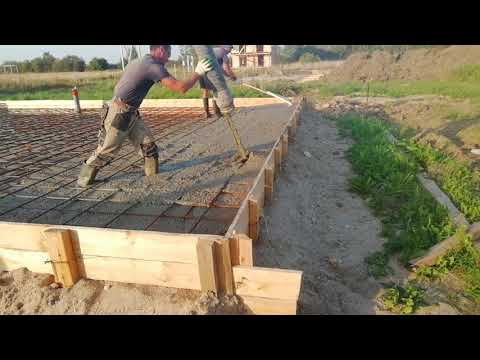 Видео: Заливка фундамента дорогущим бетононасосом!!!