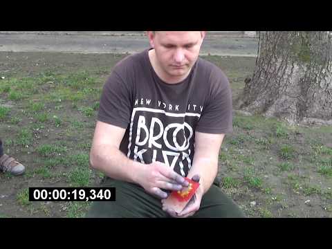 Видео: Винница. Уличный художник рисует мини-картины пальцами за 3 минуты