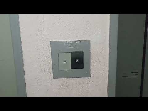 Видео: 🔲Лифты МЗС 1971г.в. и КМЗ 2006г.в.(18)