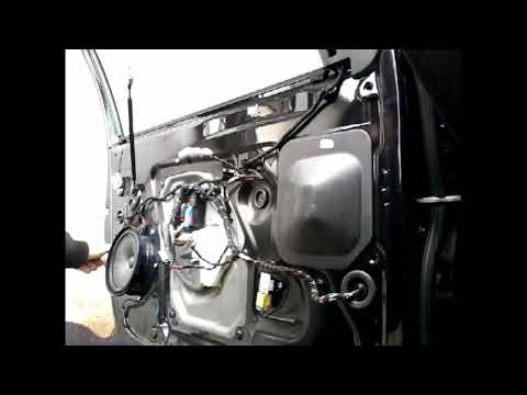Видео: Как снять извлечь заменить стекло передней двери SKODA SUPERB(-11)demontaz zamiana szyby drzwi przod