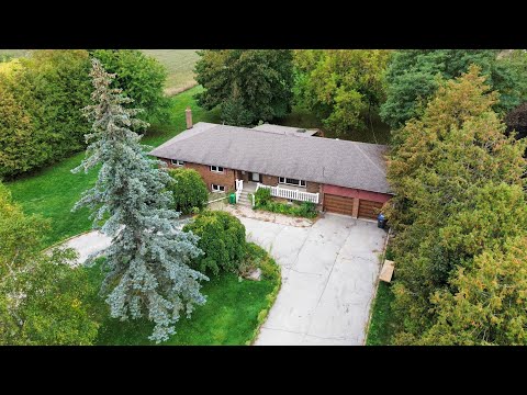 Видео: Исследуем заброшенное ранчо-клуб байкера, уединённое в глуши