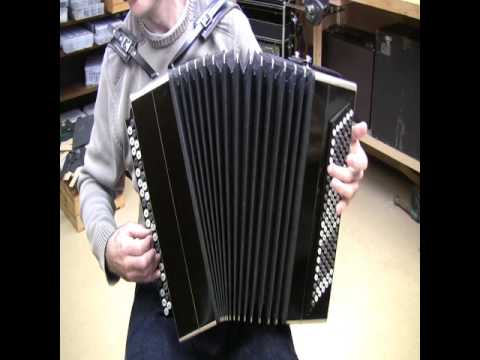 Видео: Раритетный баян мастера А. П. Пастухова