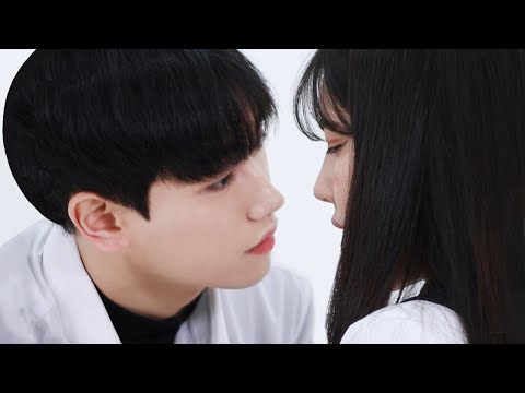 Видео: Макияж для свидания старшеклассницам, который делают парни│10 Research Reports [РУС САБ]