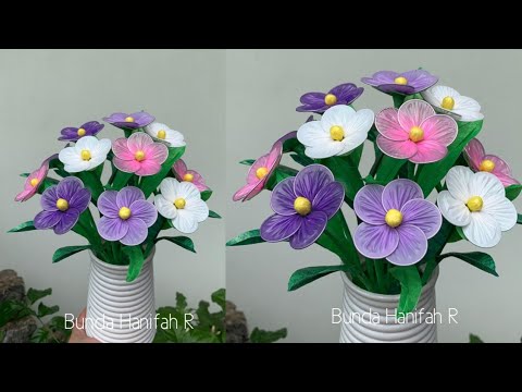 Видео: Мастер-класс по изготовлению пластиковых цветов. Творческие идеи для изготовления цветов из пласт...