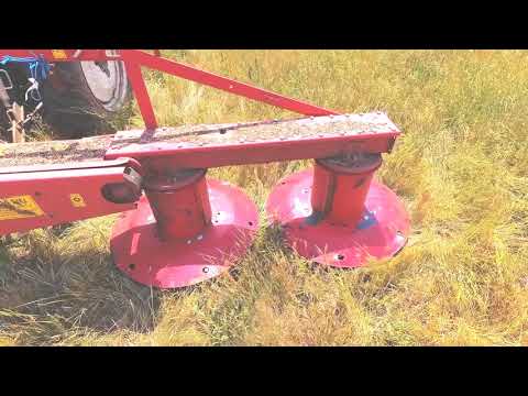 Видео: Покос луговой травы мини трактором и польской роторной косилкой 1,65 м