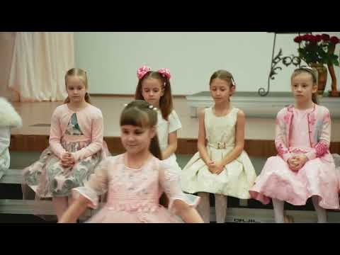 Видео: 21.03.2021. Вечер старинной музыки.  Хоры "Первоцвет" и "Апрель". "Неиссякаемый ручей".