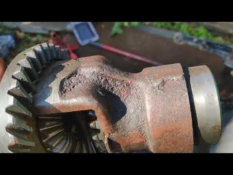 Видео: Минитрактор МТЗ 082 -132 ремонт заднего моста(1)