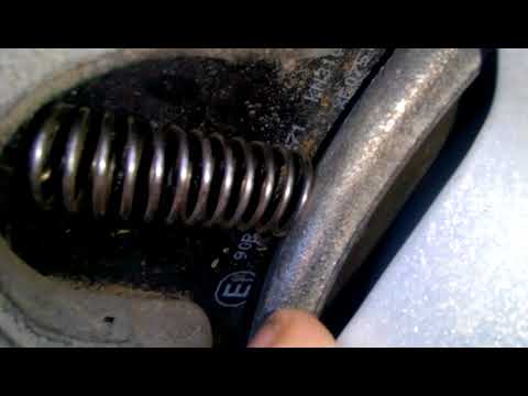 Видео: Стук тормозных суппортов Ларгус, Веста! Лечим с помощью пружин!