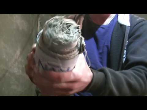 Видео: Выживание - Как сделать Факел.