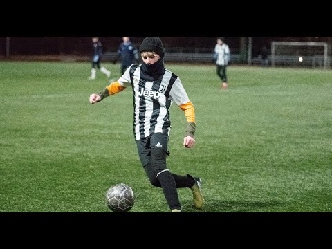 Видео: Футбол + другой спорт. Можно ли успешно совмещать несколько секций?