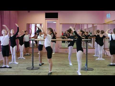 Видео: Открытые уроки в Школе Солнышко Петербурга Классический танец