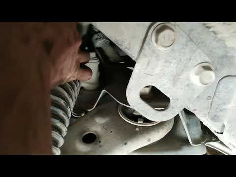 Видео: Toyota corolla 150 замена рулевых тяг, шаровых опор