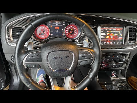 Видео: Установка элементов отделки салона из углеродного волокна от Dyna Performance на мой Hellcat мощн...