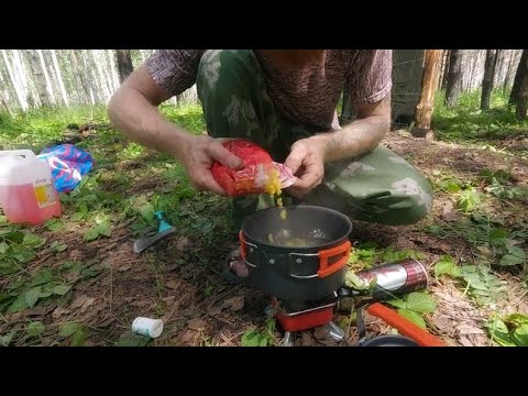 Видео: ЛЕСНАЯ ЗАИМКА В БЕЗЛЮДНОМ ЛЕСУ! Строю "ФИК ВАМ" для сушки веников.