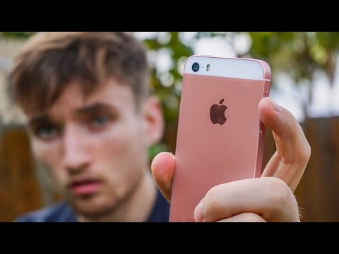 Видео: Я пользовался самым старым iPhone SE... Как он до сих пор хорош?