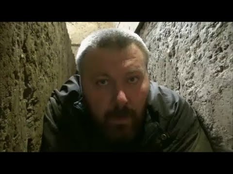 Видео: Копаю подвал в старом доме