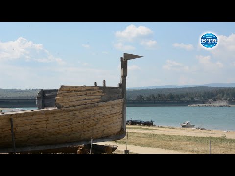 Видео: За първи път в света Атанас Димитров прави реконструкция на тракийски птицеглав боен кораб