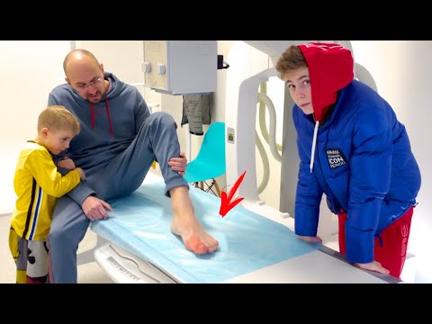 Видео: Даня СЛОМАЛ папе ПАЛЕЦ...Не повторяйте его ОШИБОК!!!