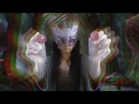 Видео: Асмр лесная фея кормит тебя мухоморами🧚🍄