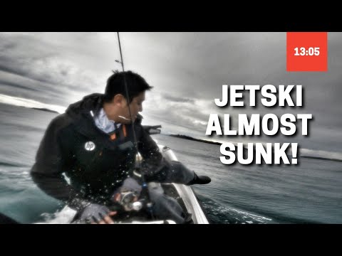 Видео: 😱 Я чуть не утонул во время рыбалки на гидроцикле 🎣