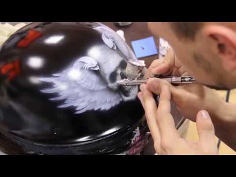 Видео: Аэрография на шлеме. ч.3/6 | Уроки по аэрографии. Дмитрий Осокин.