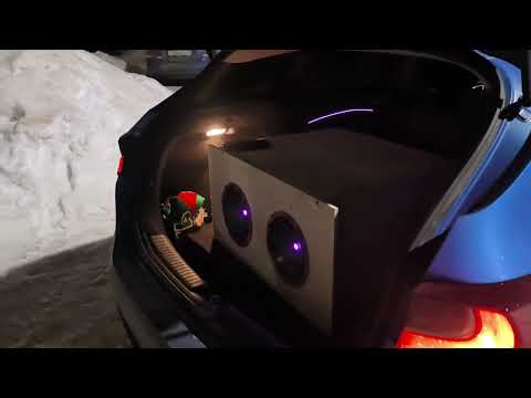 Видео: DL Audio Barracuda 200 SE! ГРОМКО И ЯРКО!