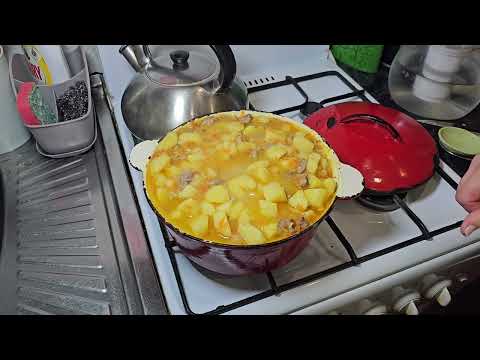 Видео: Как вкусно приготовить тушёную картошку с мясом