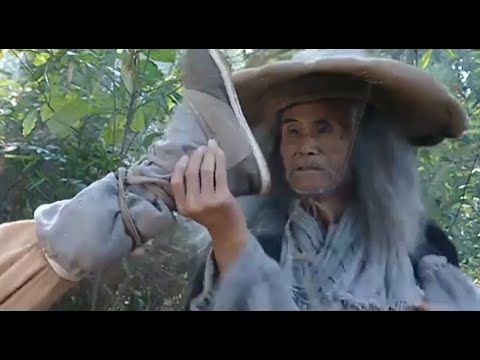 Видео: Мальчик спас нищего, который неожиданно оказался лучшим мастером и научил его несравненным боевым ис