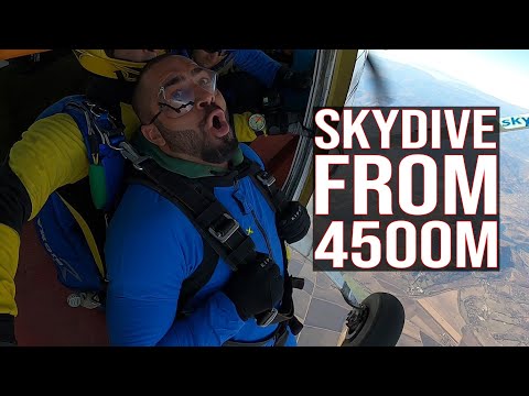 Видео: Skydiving from 4500m / Тандемен скок с парашут от 4500м
