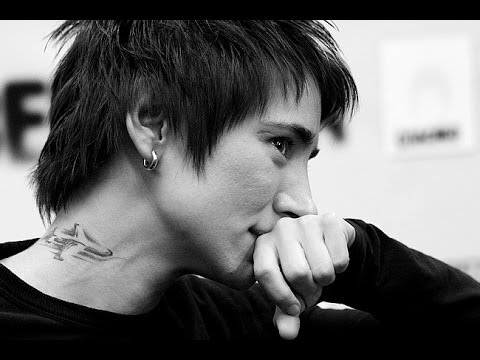 Видео: Земфира - человечище в Школе злословия