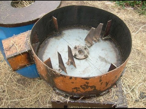 Видео: Соломорезка с ножами из диска циркулярки