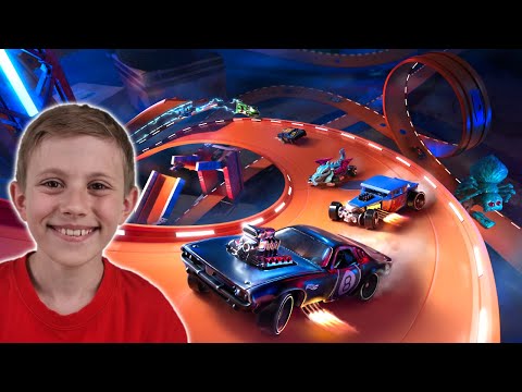 Видео: Hot Wheels UNLEASHED - Яркие гонки на фантастических трек-трассах.  Даник и Хот Вилс Анлишед