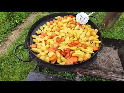 Видео: сковорода із диску борони жарим картоплю